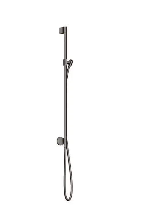 Schwarze Brausestange mit Wandanschluss und Brauseschlauch, hergestellt von AXOR. Die Halterung für den Schlauch ist deutlich sichtbar, der gesamte Aufbau ist modern und funktional.